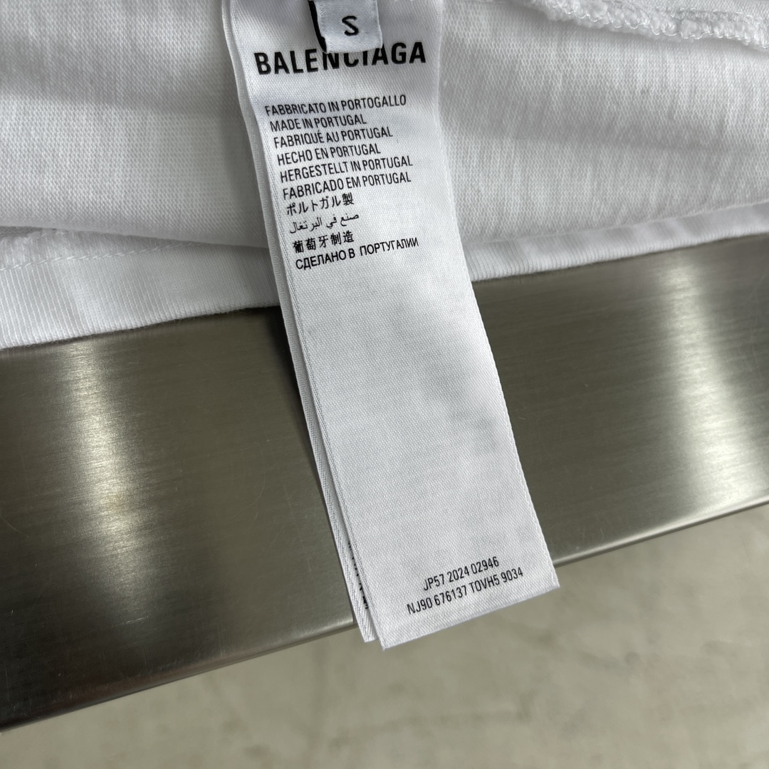 -Balenciag龙年限定短袖原版6000+购入.面料采用300克精梳全棉材质.成衣水洗印花采用进口水