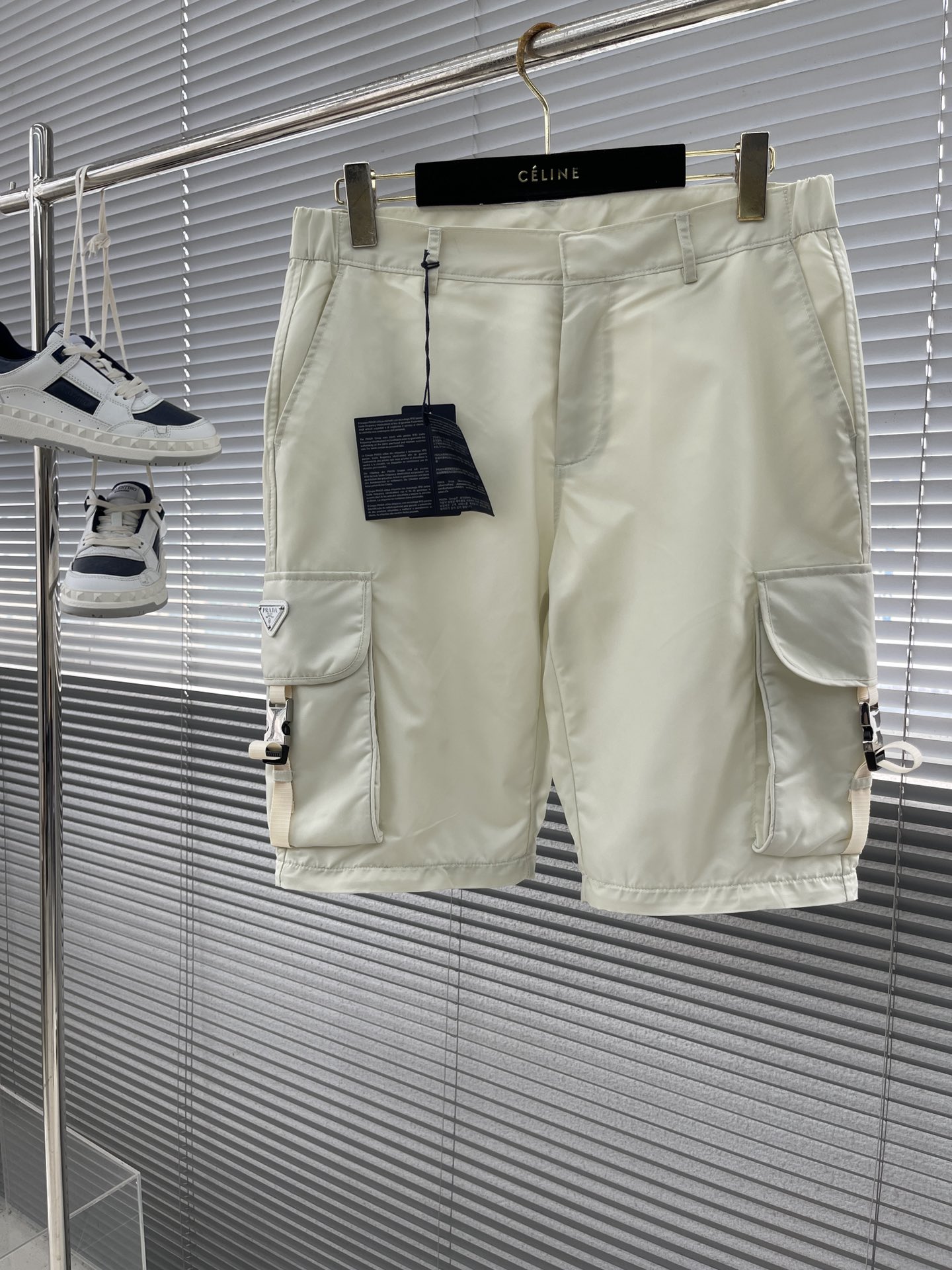 短裤zqdbz\n\n-PRAD 24SS夏季最新顶级短袖套装 原版定制面料 五金 时尚百搭 高端系列\n码数：sbed-56（M-3XL）