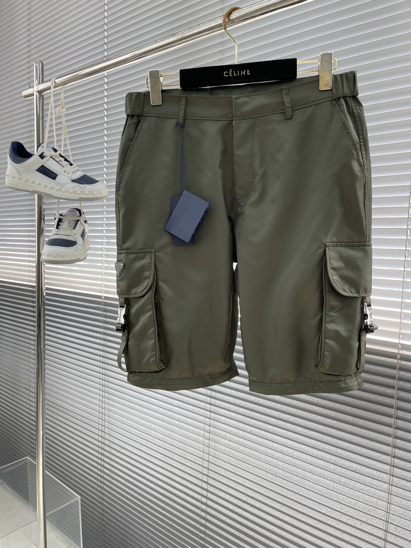 短裤zqdbz\n\n-PRAD 24SS夏季最新顶级短袖套装 原版定制面料 五金 时尚百搭 高端系列\n码数：sbed-56（M-3XL）