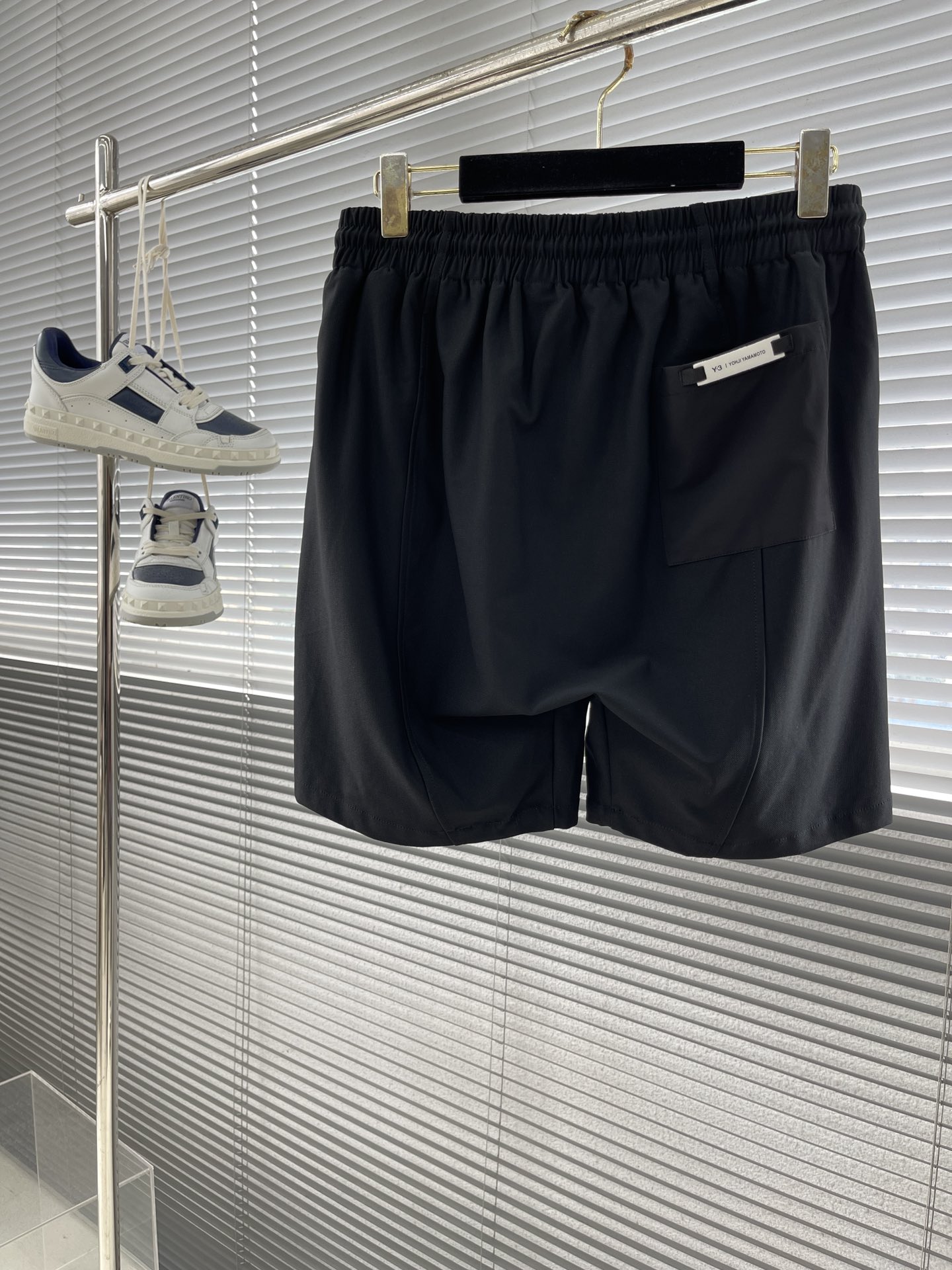 Y-3 2024 Tear-Proof Nylon Shorts with Organic Cotton Material and Magnetic Suction Button - 图片 9