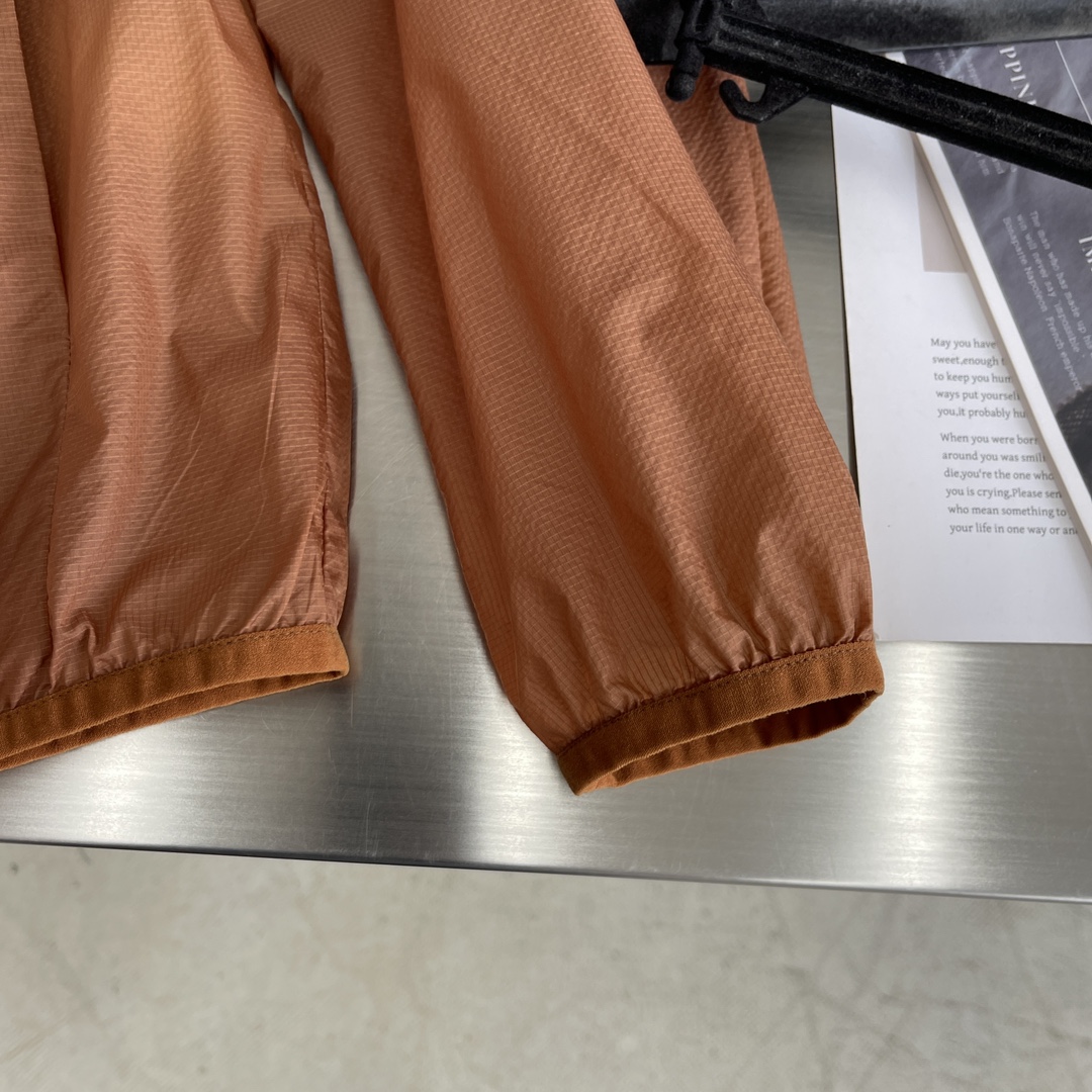 -🐦 鸟家 24夏季最新款连帽防晒服！穿着舒适 质感超强 运动休闲 出行必备！穿着时间长，整体设计时尚简