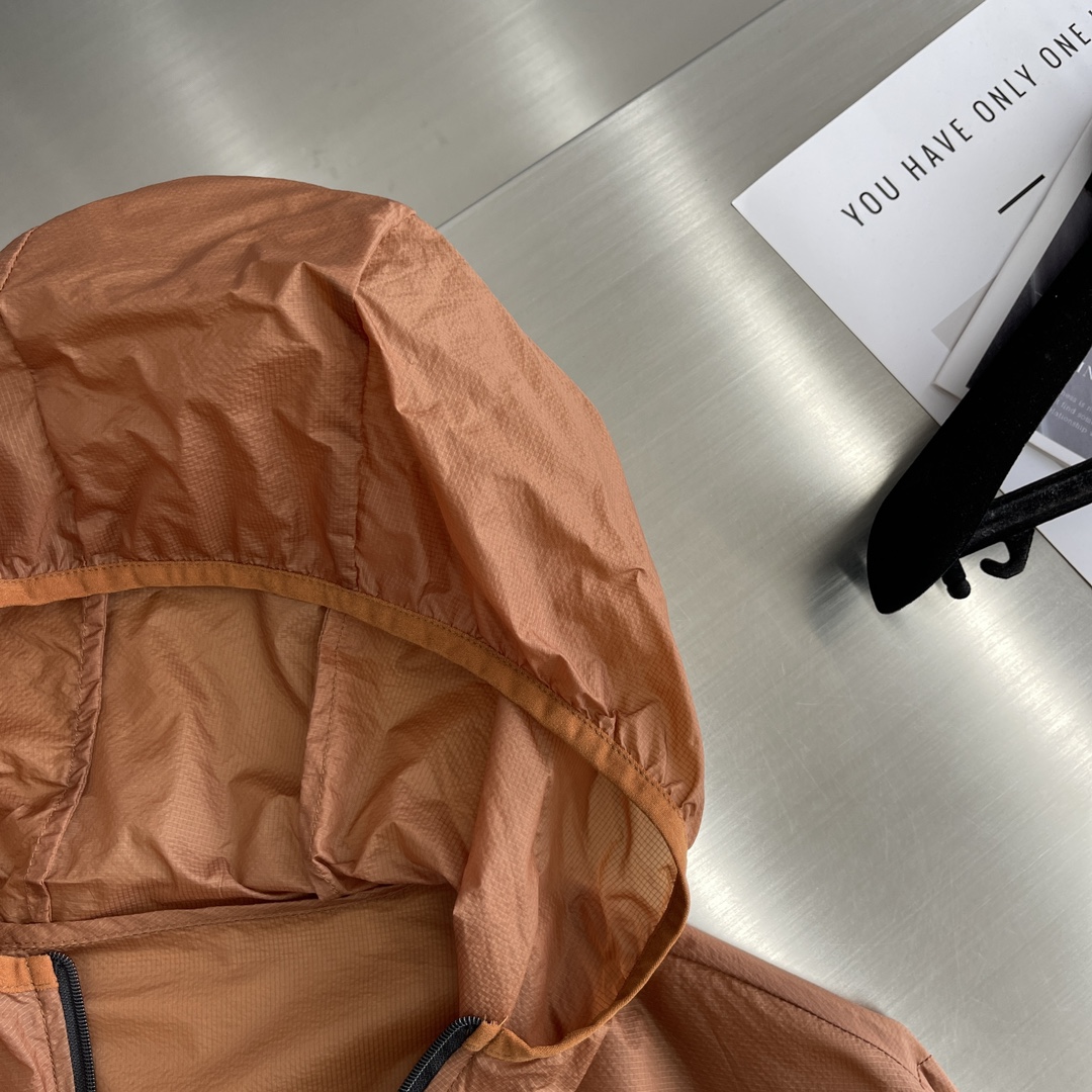 -🐦 鸟家 24夏季最新款连帽防晒服！穿着舒适 质感超强 运动休闲 出行必备！穿着时间长，整体设计时尚简