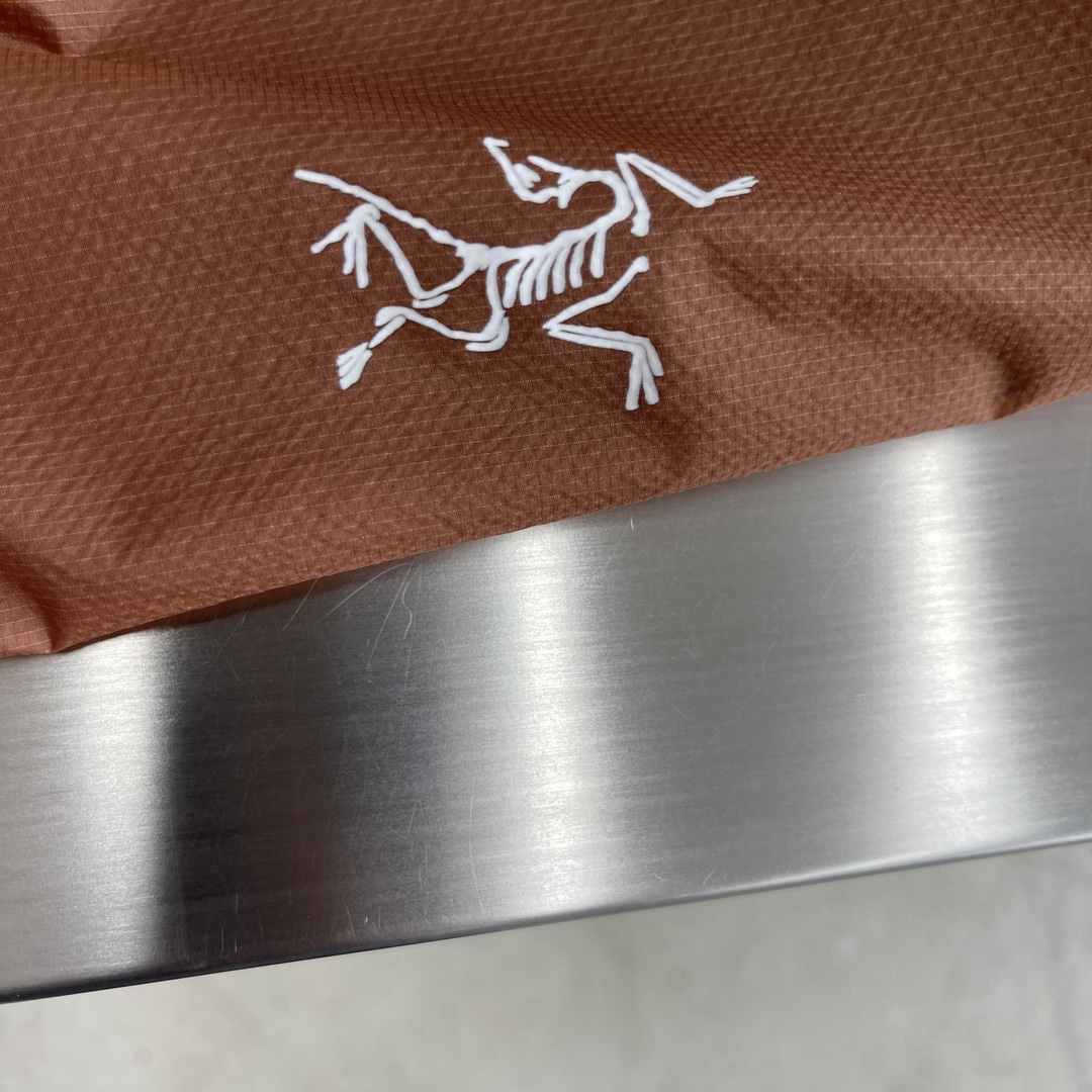 -🐦 鸟家 24夏季最新款连帽防晒服！穿着舒适 质感超强 运动休闲 出行必备！穿着时间长，整体设计时尚简