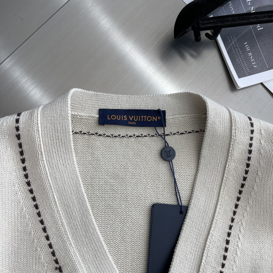 Louis Vuitton Cotton Blend Cardigan with Intarsia Pockets 5 i1721900434 194 0