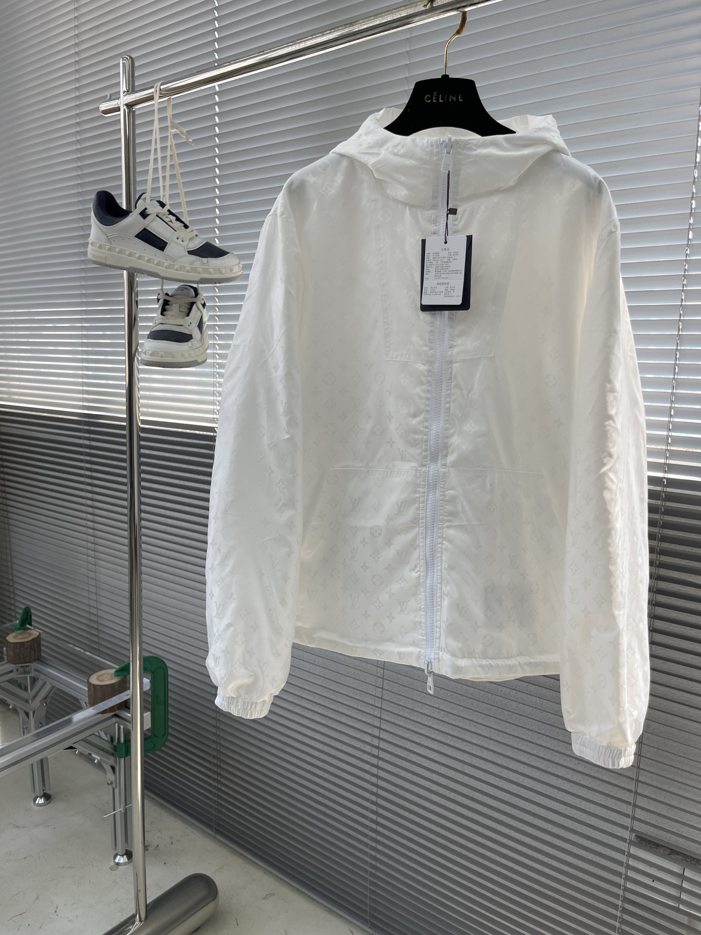 Louis Vuitton White Nylon Windbreaker Jacket with Logo Details - Unisex 2 i1721902976 6293 2