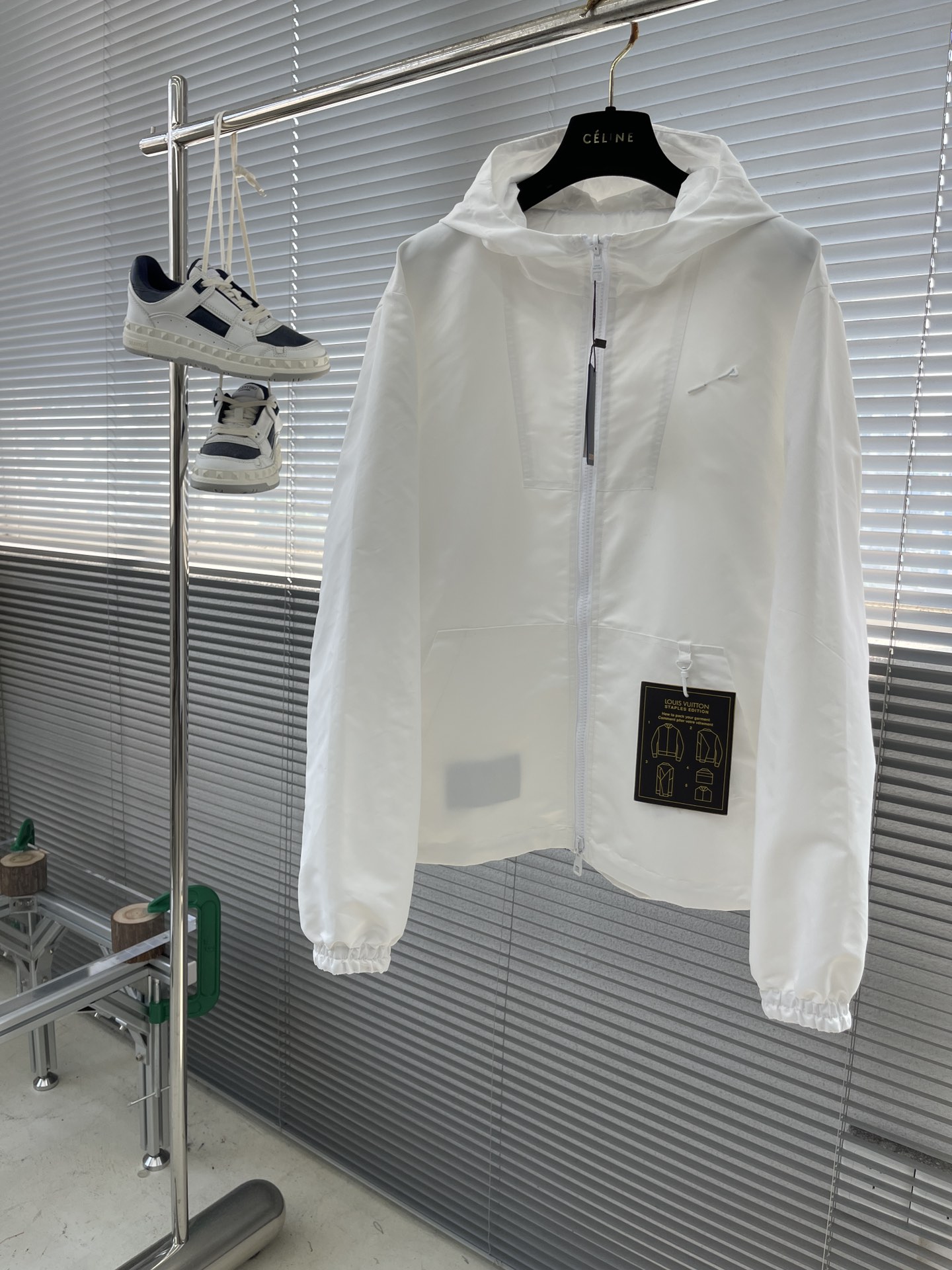 Louis Vuitton White Nylon Windbreaker Jacket with Logo Details - Unisex 1 i1721902976 6562 0