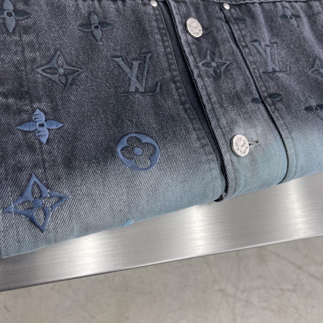 Louis Vuitton 24SS New Denim Jacket with Tie-Dye Aurora Monogram Embroidery 6 i1723623520 7111 0