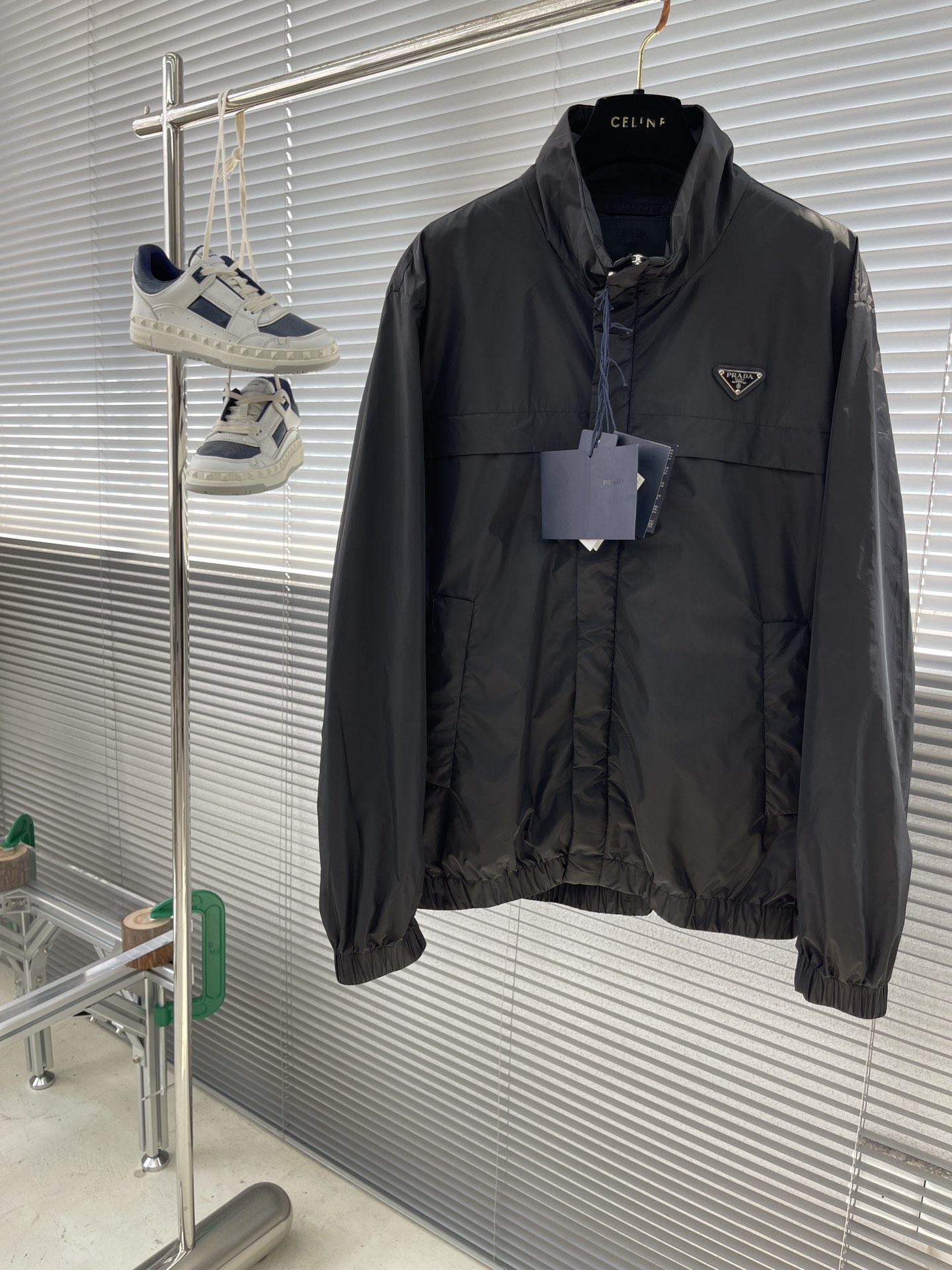Prada 2025 Lightweight Jacket: Classic Stand Collar, Iconic Triangle Logo 1 i1723715342 7671 2