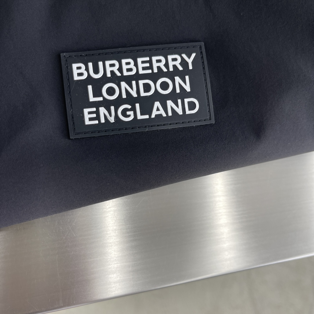 Burberry Reversible Spring Jacket - Iconic Check, Comfortable & Stylish 6 i1724833558 6102 0