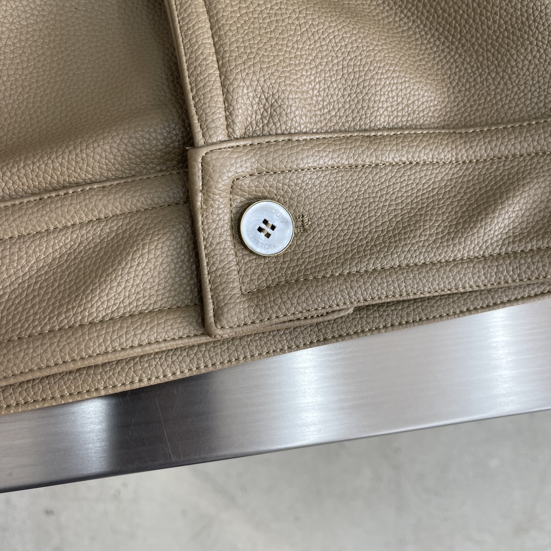 Louis Vuitton 24SS Waist-fitting Jacket with Exquisite Grain Leather 6 i1724922547 6065 0