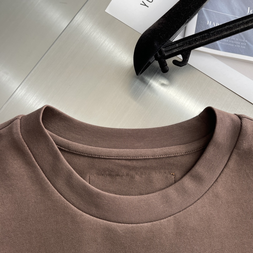 Louis Vuitton Men's Brown Carbon Brushed Cotton Short Sleeve T-Shirt 4 i1724922622 4768 0