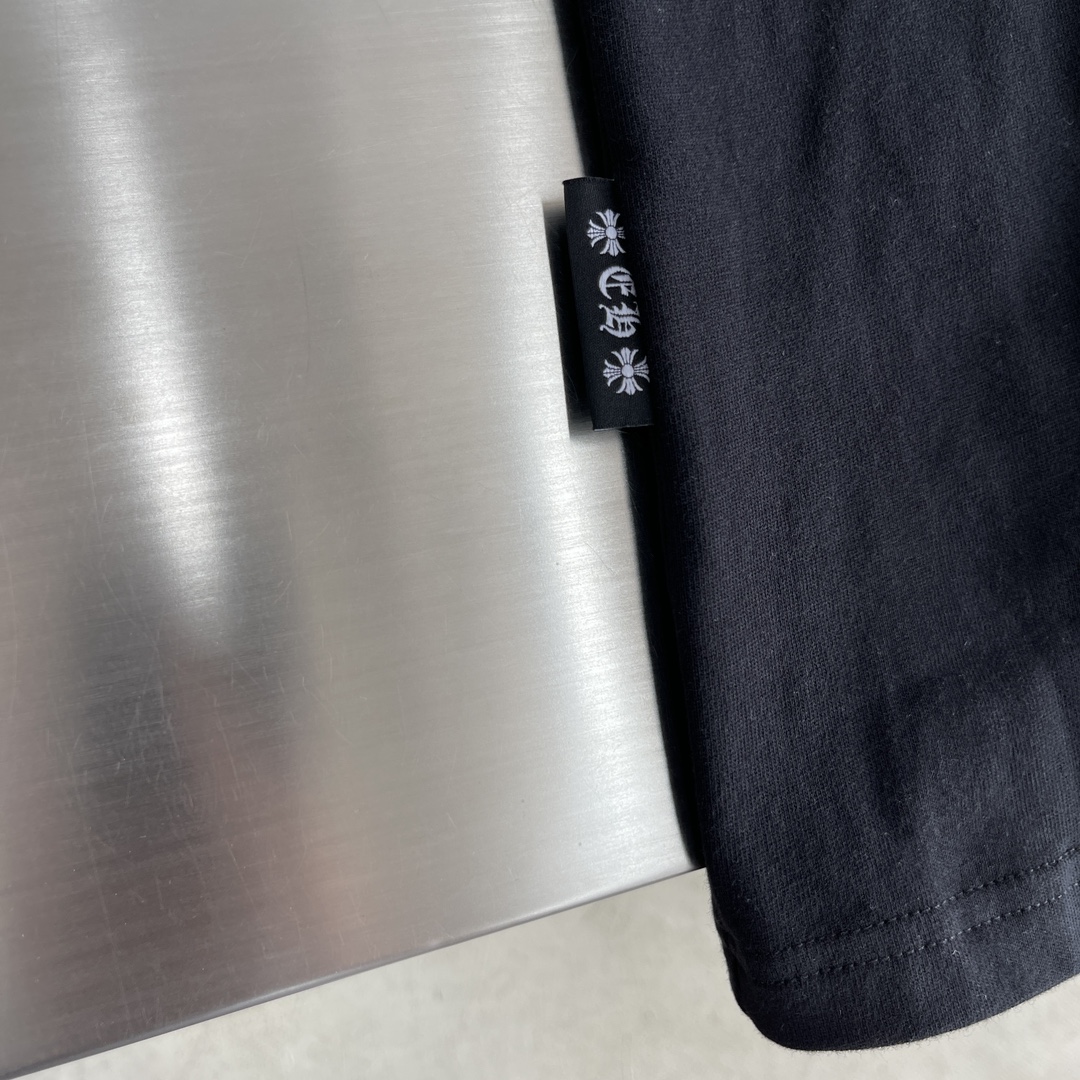 -CH 克罗心 长袖系列尺码: m-5xL版型：微阔版型克重：270克重成份：碳素磨毛罗马棉平纹面料 纹