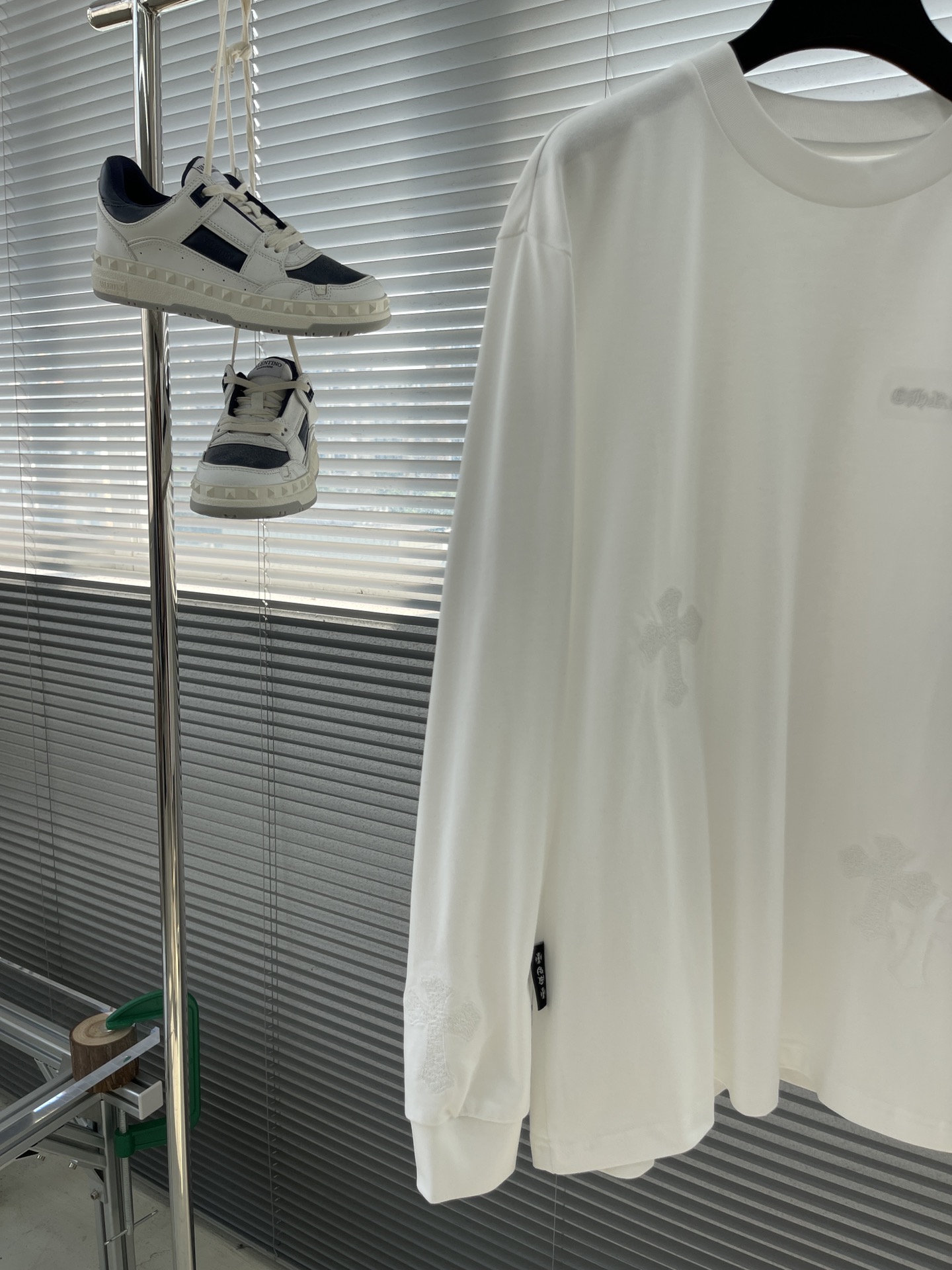 -CH 克罗心 长袖系列尺码: m-5xL版型：微阔版型克重：270克重成份：碳素磨毛罗马棉平纹面料 纹