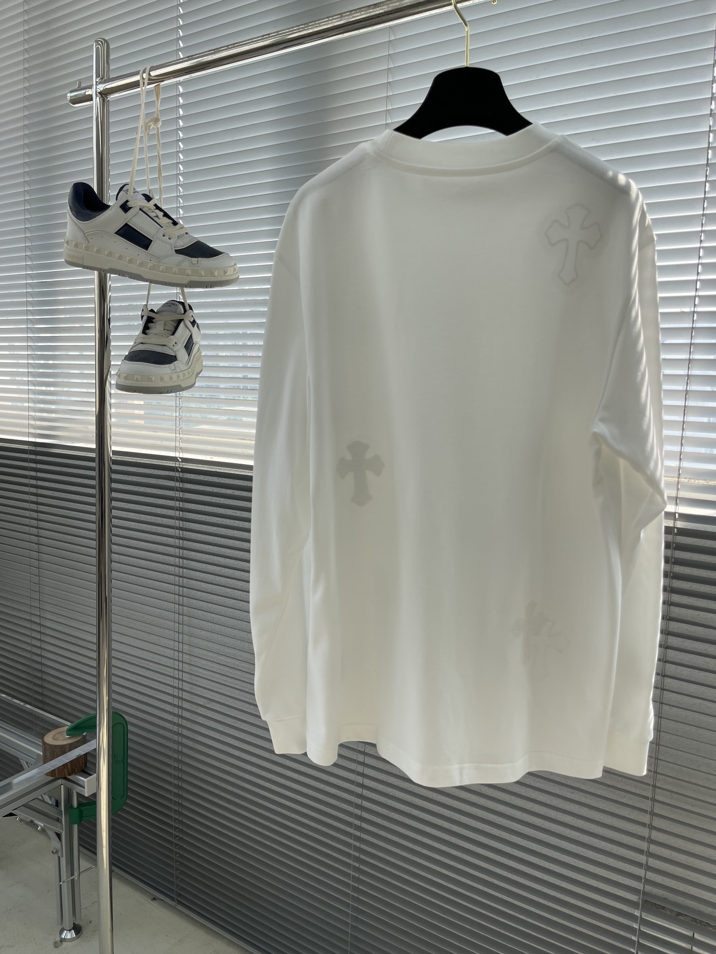 -CH 克罗心 长袖系列尺码: m-5xL版型：微阔版型克重：270克重成份：碳素磨毛罗马棉平纹面料 纹