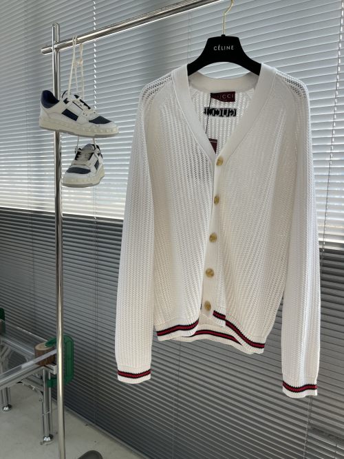 Gucci Ribbed Knit Cardigan in Wool and Cashmere Blend with Striped Detail 1 Gucci Ribbed Knit Cardigan in Wool and Cashmere Blend with Striped Detail