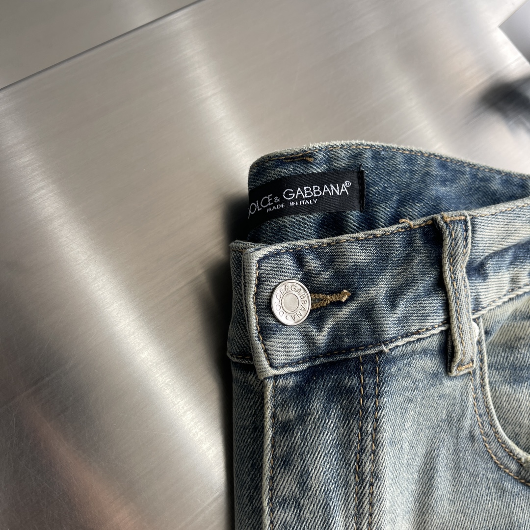Dolce & Gabbana 25SS Distressed Denim Jeans with DG Logo - Sizes 28-38 4 i1726130303 4852 0