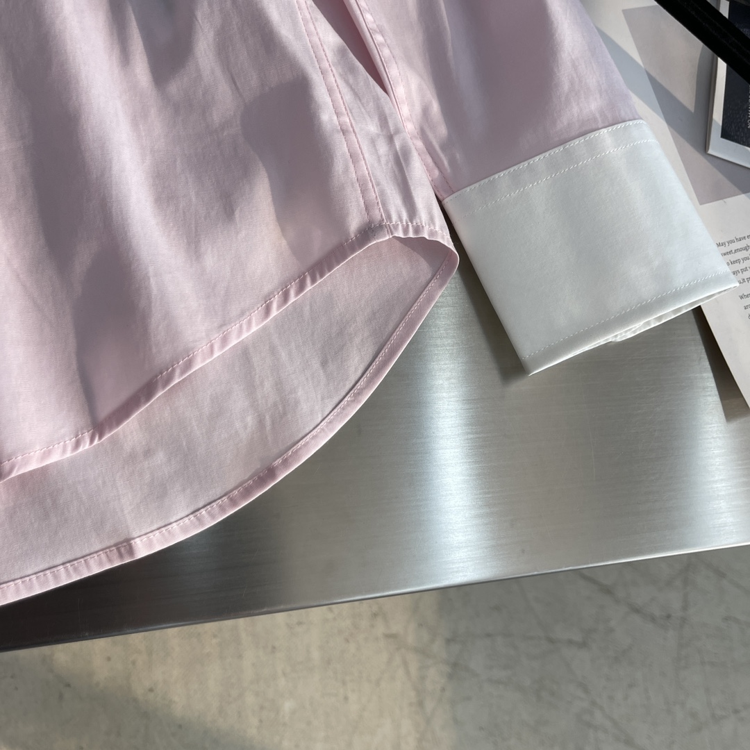 秋冬 -PRAD 撞色领子细节府绸微弹力衬衫。明扣款，这款面料带弹力，穿着舒适！尺码:S-XXLS码衣长