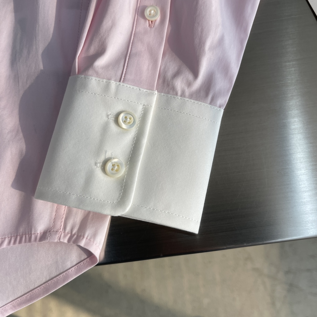 秋冬 -PRAD 撞色领子细节府绸微弹力衬衫。明扣款，这款面料带弹力，穿着舒适！尺码:S-XXLS码衣长