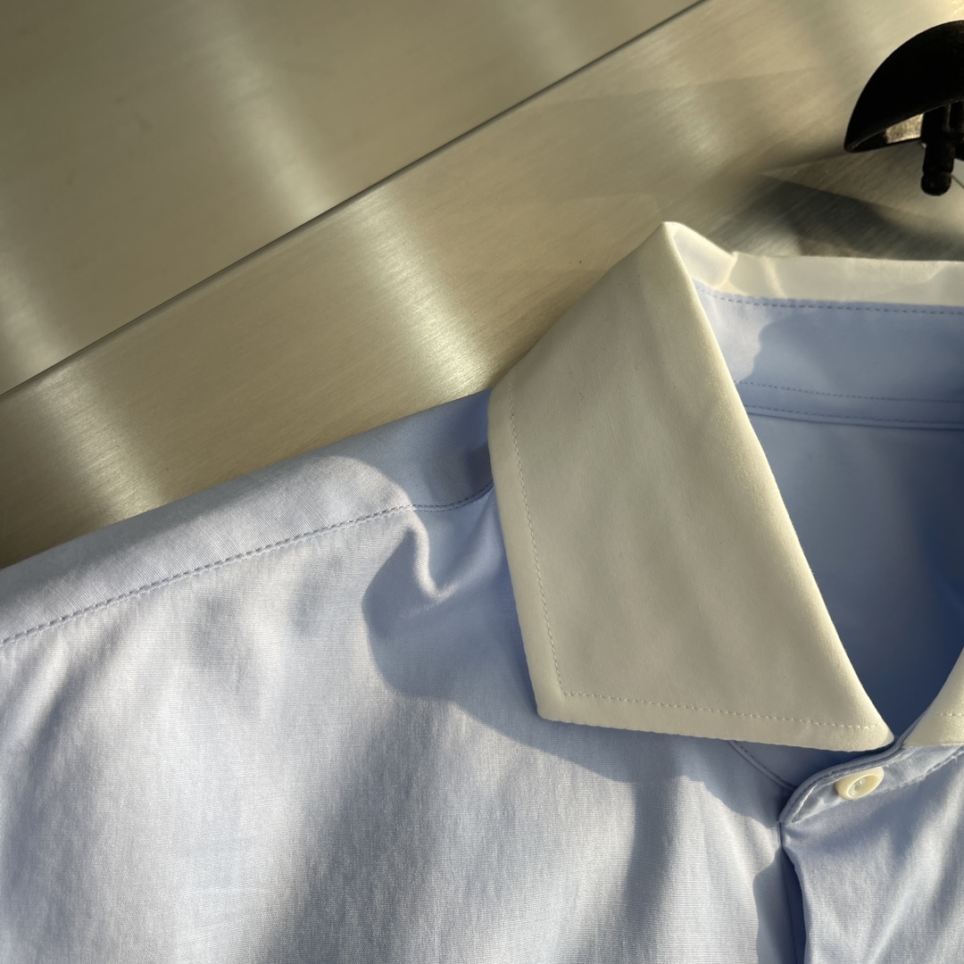 秋冬 -PRAD 撞色领子细节府绸微弹力衬衫。明扣款，这款面料带弹力，穿着舒适！尺码:S-XXLS码衣长