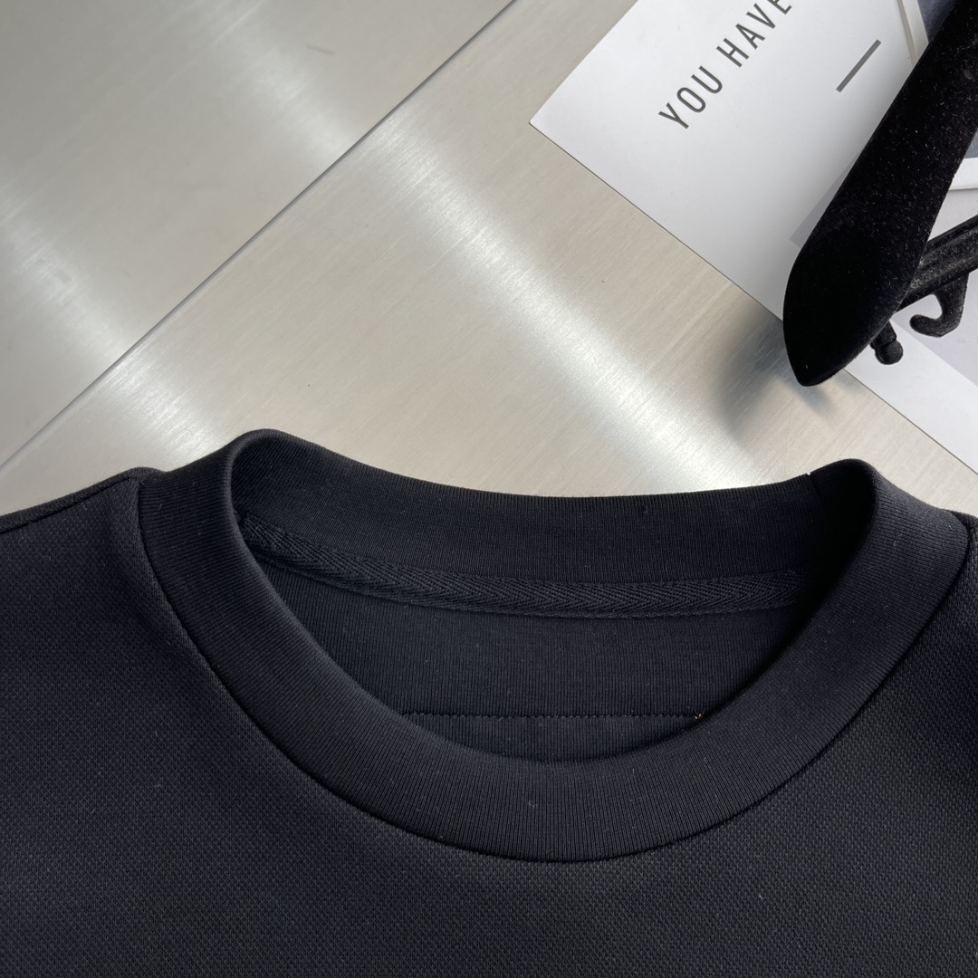 

-驴牌   2025秋冬卫衣系列
尺码   m-5xL
版型：常规卫衣版型
克重：380克重
成份：