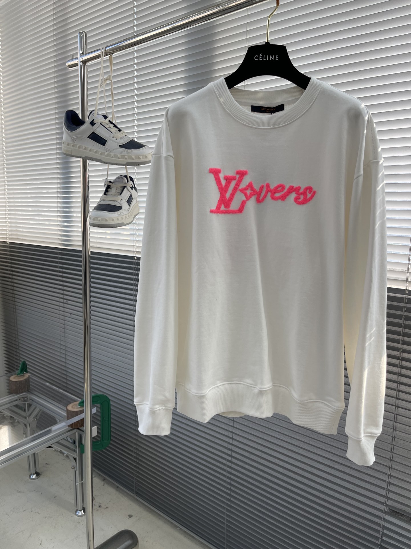 Louis Vuitton Lovers Pink Embroidery Sweatshirt Pullover for Men and Women