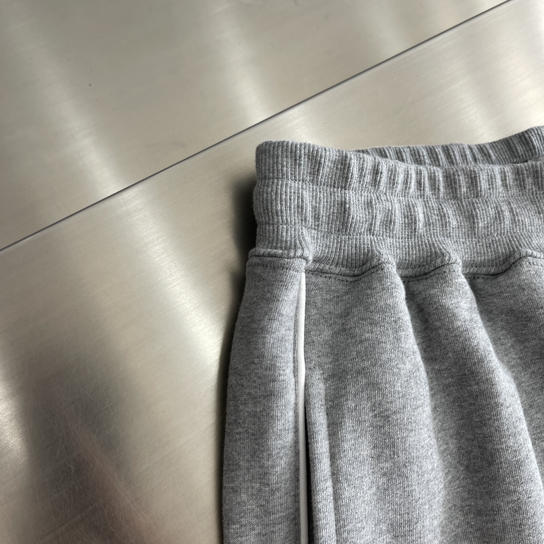 Celine Loose Fit Women's Sweatpants Classic Modern Style 5 i1730278874 7982 3