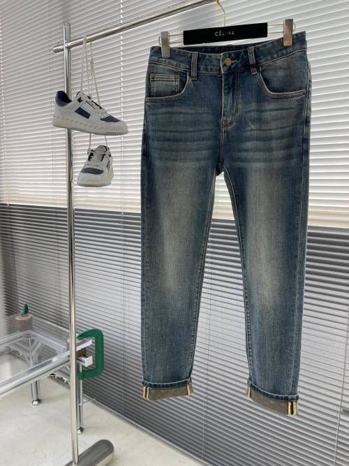Louis Vuitton 2024FW Men's Denim Jeans - Premium Quality, Versatile Style 1 Louis Vuitton 2024FW Men's Denim Jeans - Premium Quality, Versatile Style