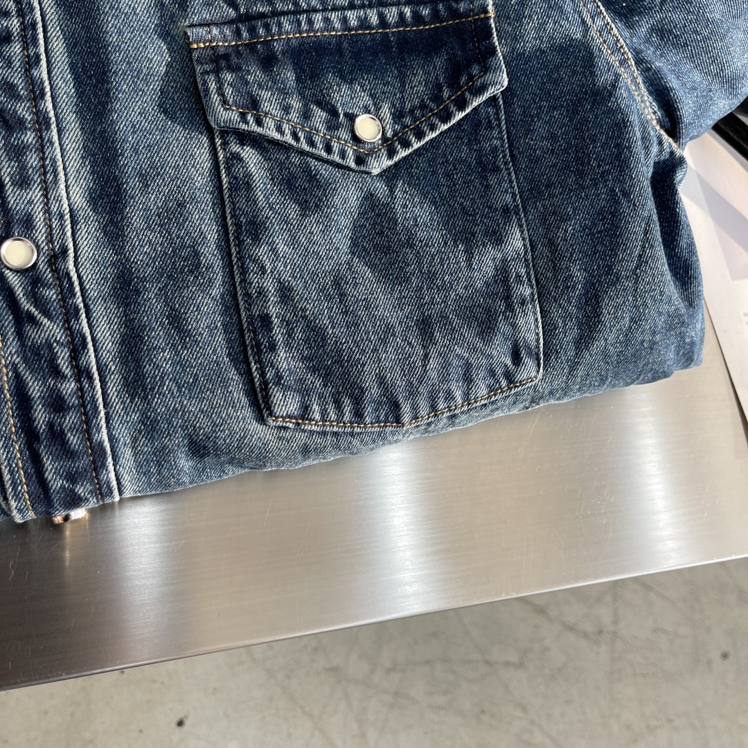 -PRAD 三角标单宁棉服夹克定制蓝调秘境•高密度纯棉料以及内里丝绒云棉片 质感十足 厚重扎实 每一寸都