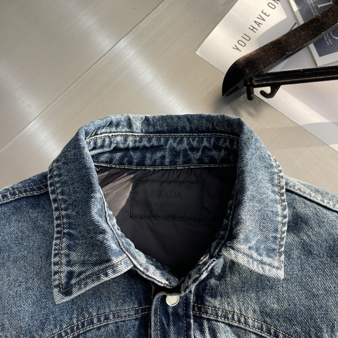 -PRAD 三角标单宁棉服夹克定制蓝调秘境•高密度纯棉料以及内里丝绒云棉片 质感十足 厚重扎实 每一寸都