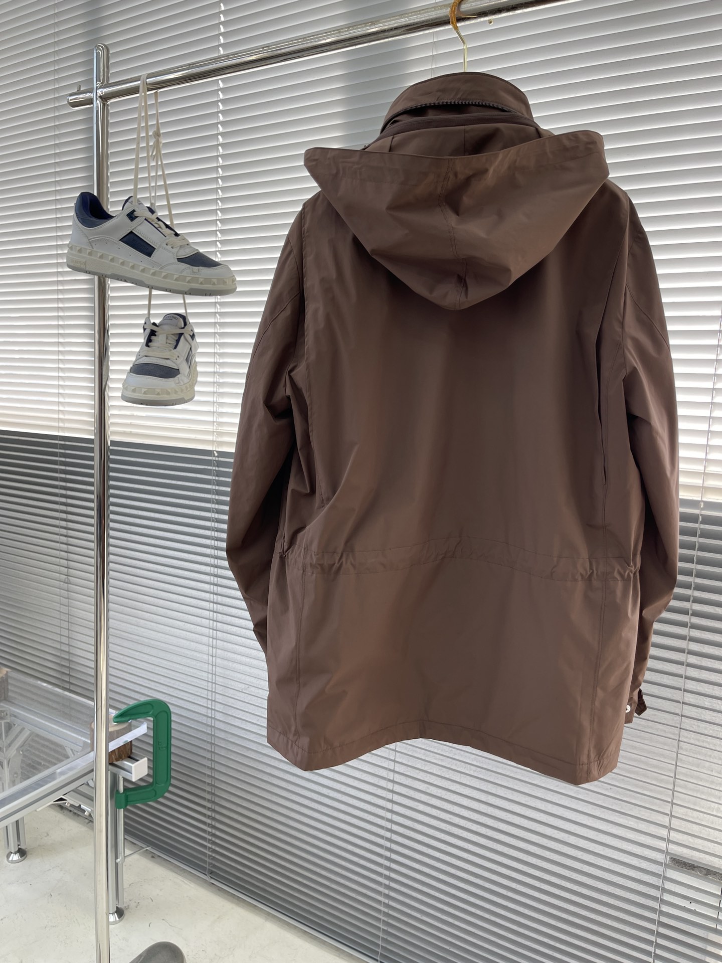 -Loro Piana 旅行者外套这款夹克外套采用微纤维和羊绒混纺的Loro piana特色Windma