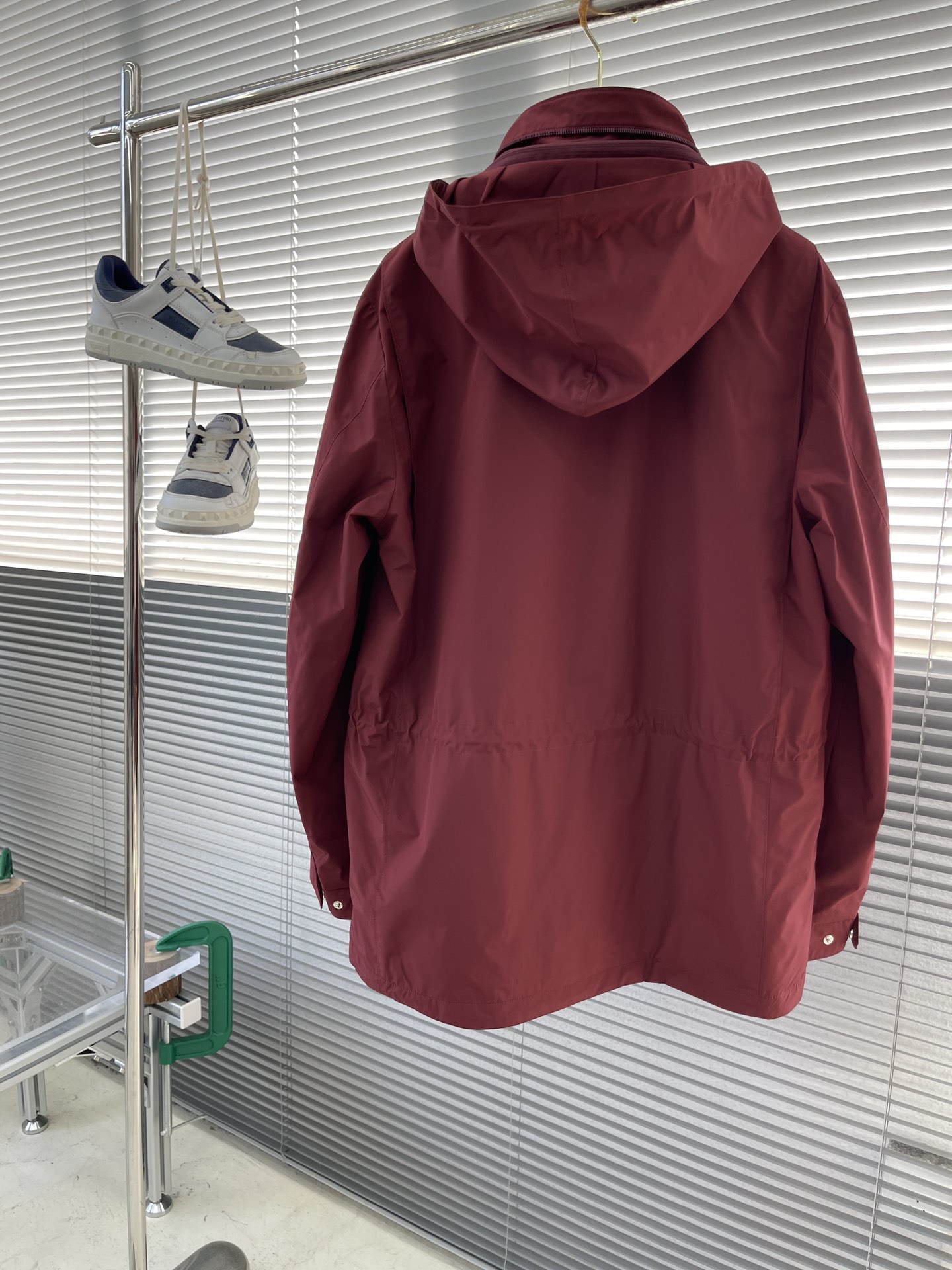 -Loro Piana 旅行者外套这款夹克外套采用微纤维和羊绒混纺的Loro piana特色Windma