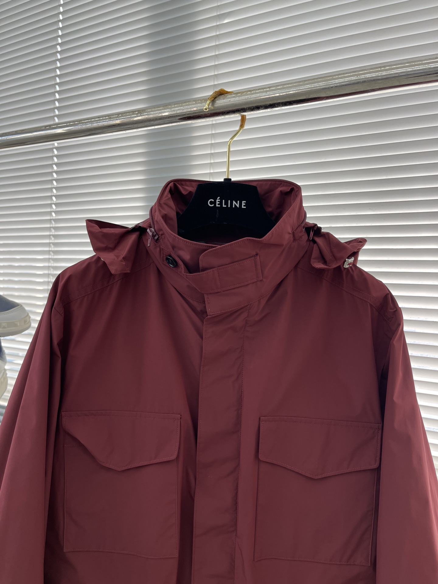 -Loro Piana 旅行者外套这款夹克外套采用微纤维和羊绒混纺的Loro piana特色Windma