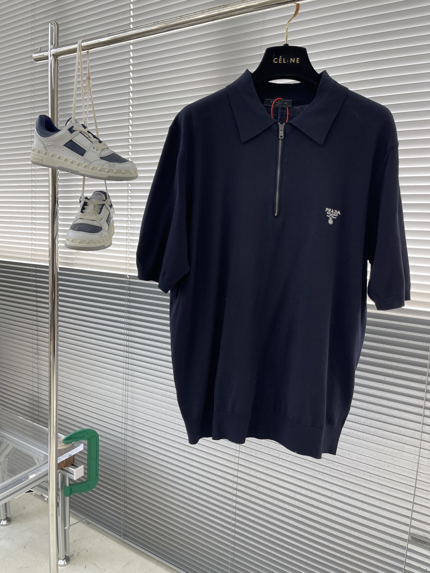 -PRAD 刺绣毛织拉链Polo衫
18针德国机定织臻绒80超细毛织  经...