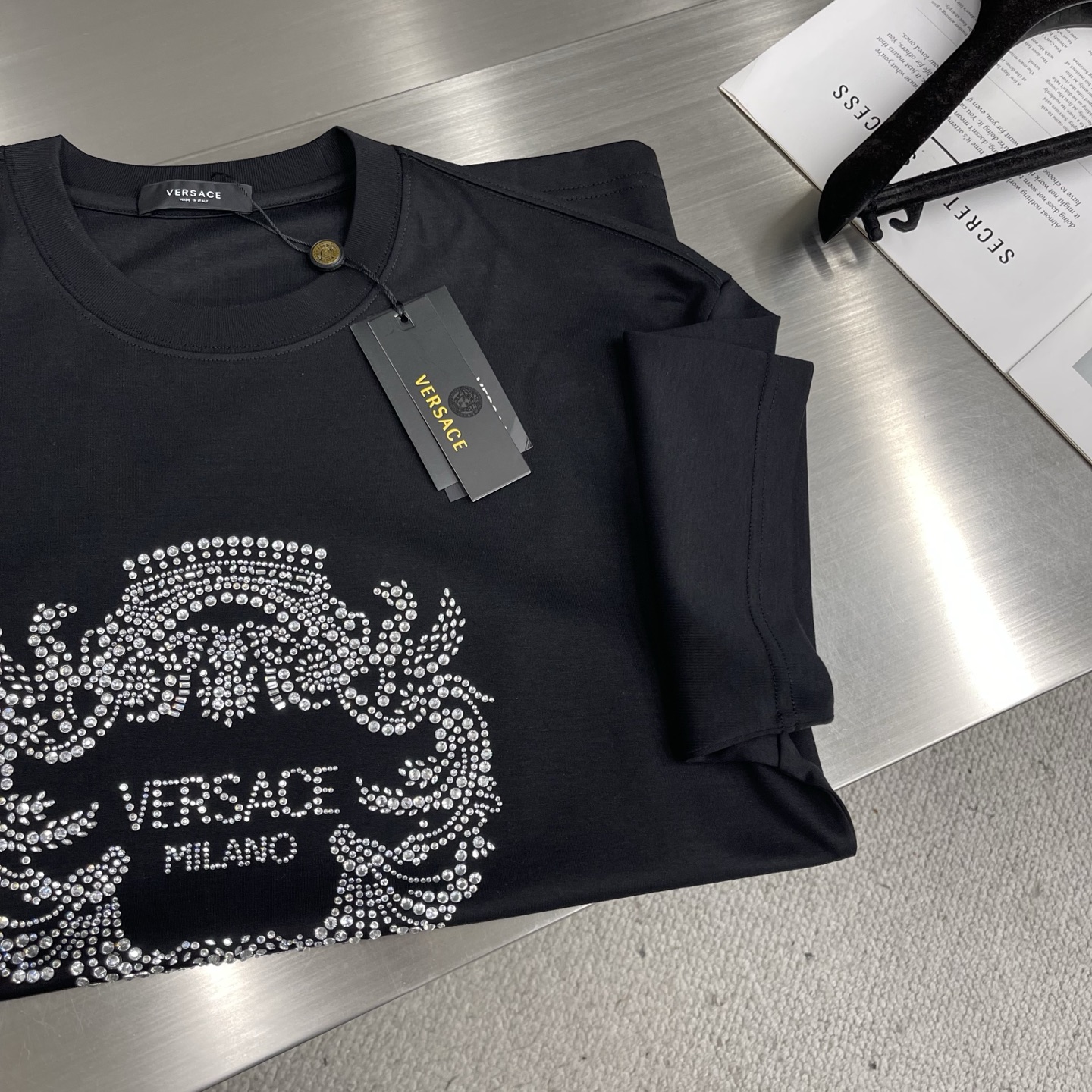 Versace 2025 Spring/Summer Rhinestone Short Sleeve T-Shirt - High Quality 7 i1745502262682 8978 0 4