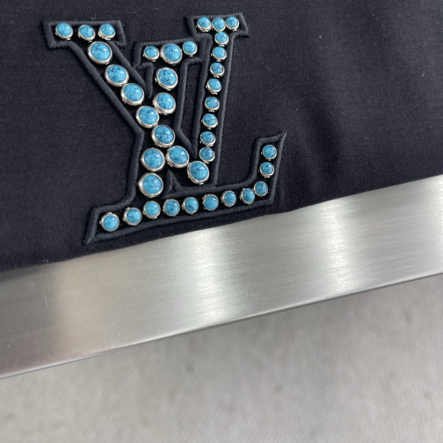 Louis Vuitton 2025 Spring/Summer Turquoise Logo T-Shirt, Unisex Style 5 i1745502929842 3214 0 2