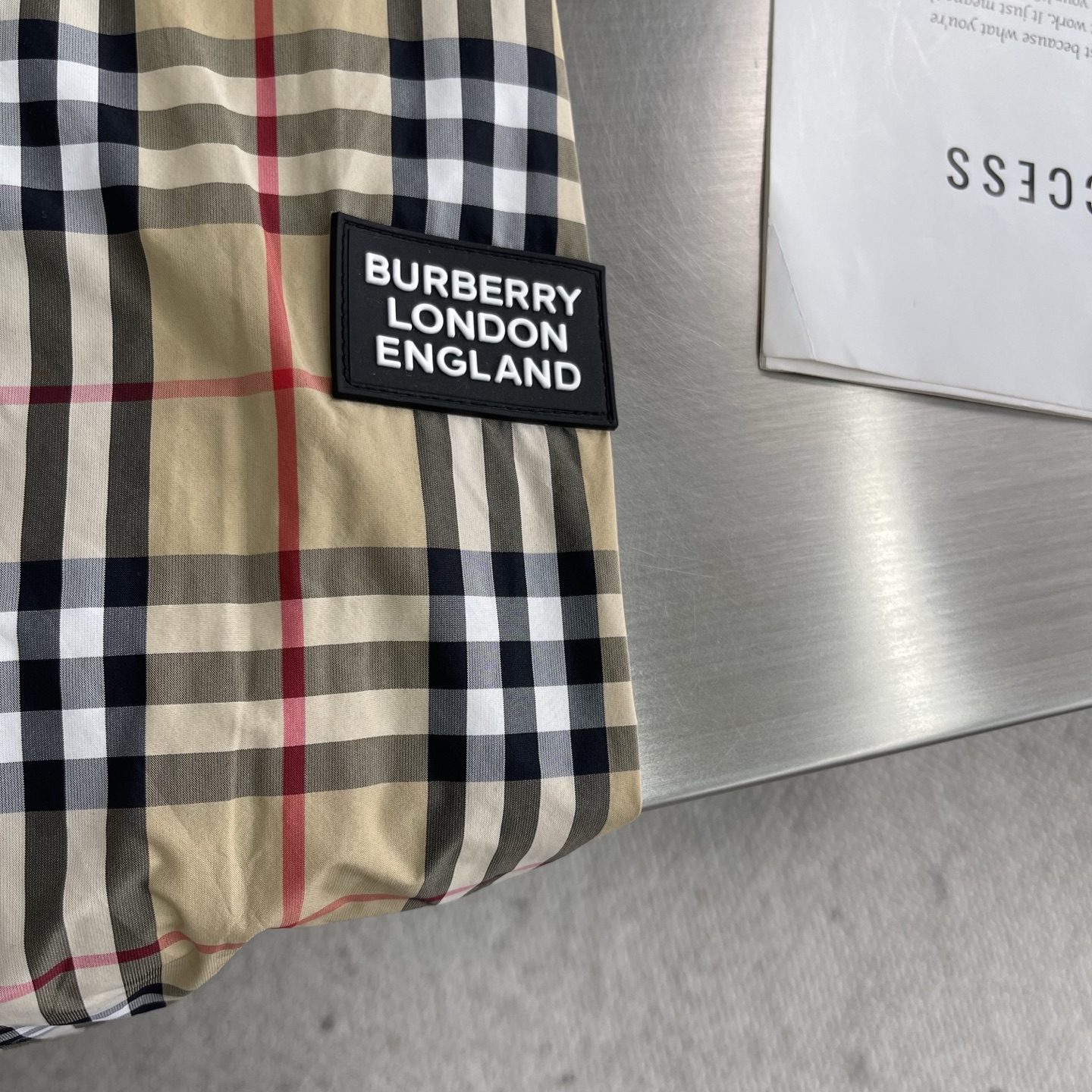 Burberry Lightweight Plaid Windbreaker Jacket | Quick-Dry & UV Protection 4 i1745585193903 7089 0 1