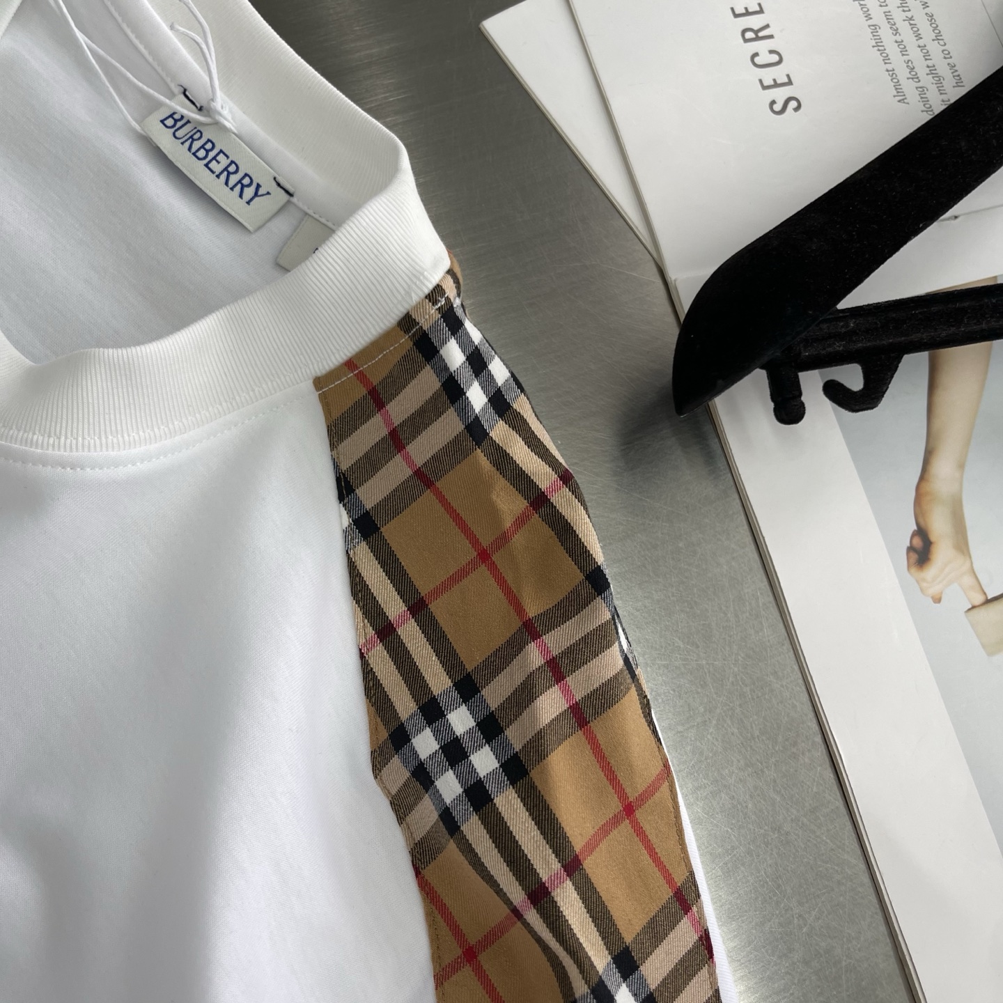 Burberry White Cotton T-Shirt with Iconic Check Sleeves - Oversized Fit 5 i1745585753156 5558 0 2