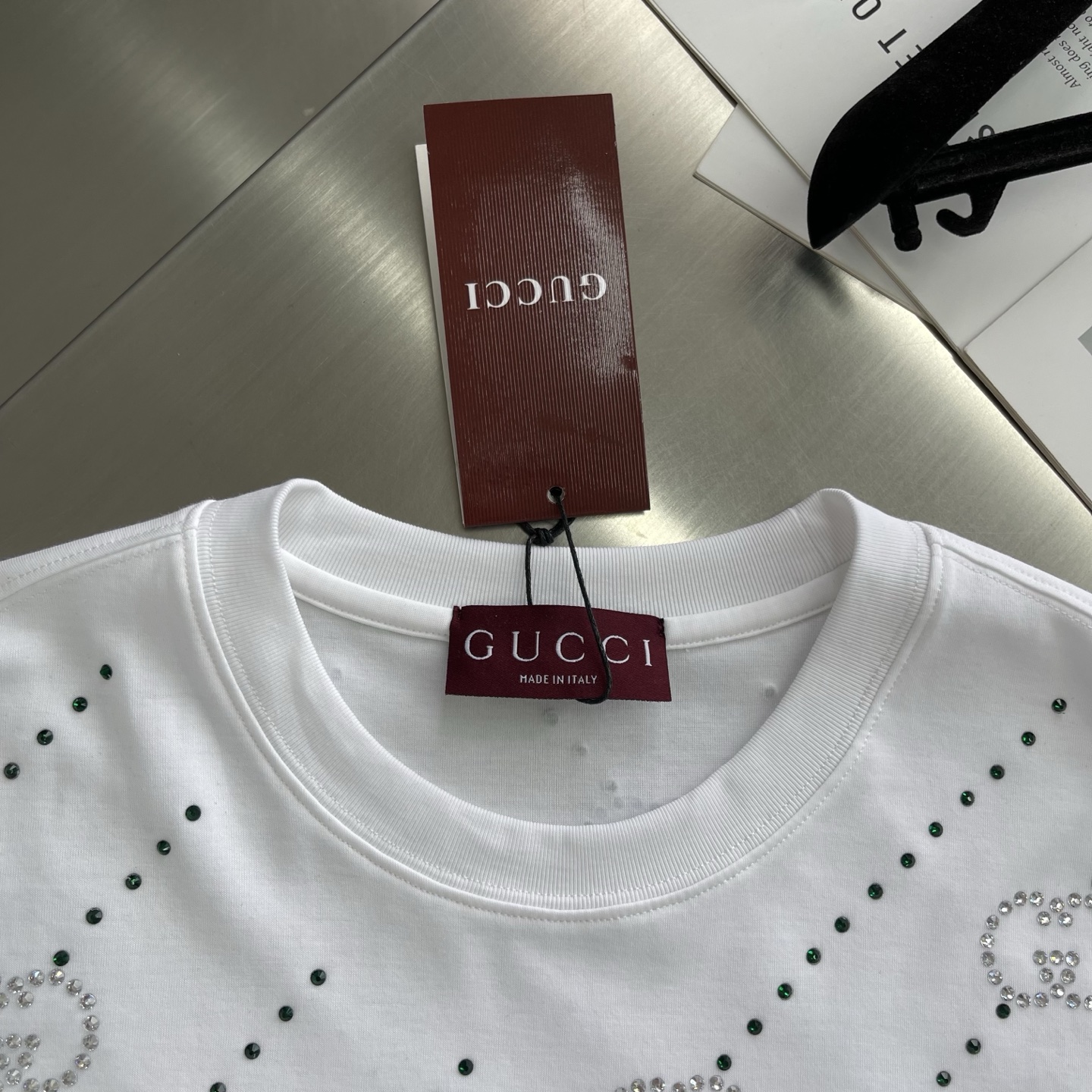 Gucci White Cotton T-Shirt with Crystal GG Interlocking Appliqué 3 i1745585796718 6999 0 0