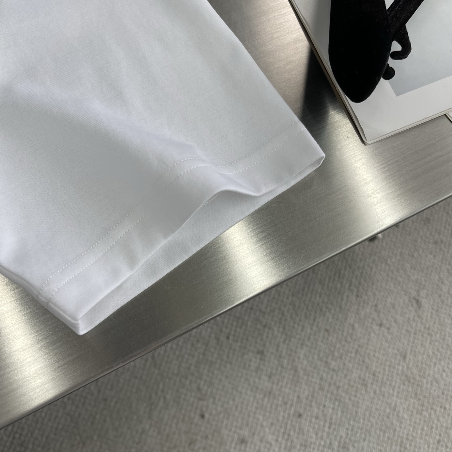 Gucci Embossed Logo T-Shirt - High Quality, Fashionable, and Versatile 7 i1745586075833 4094 0 2