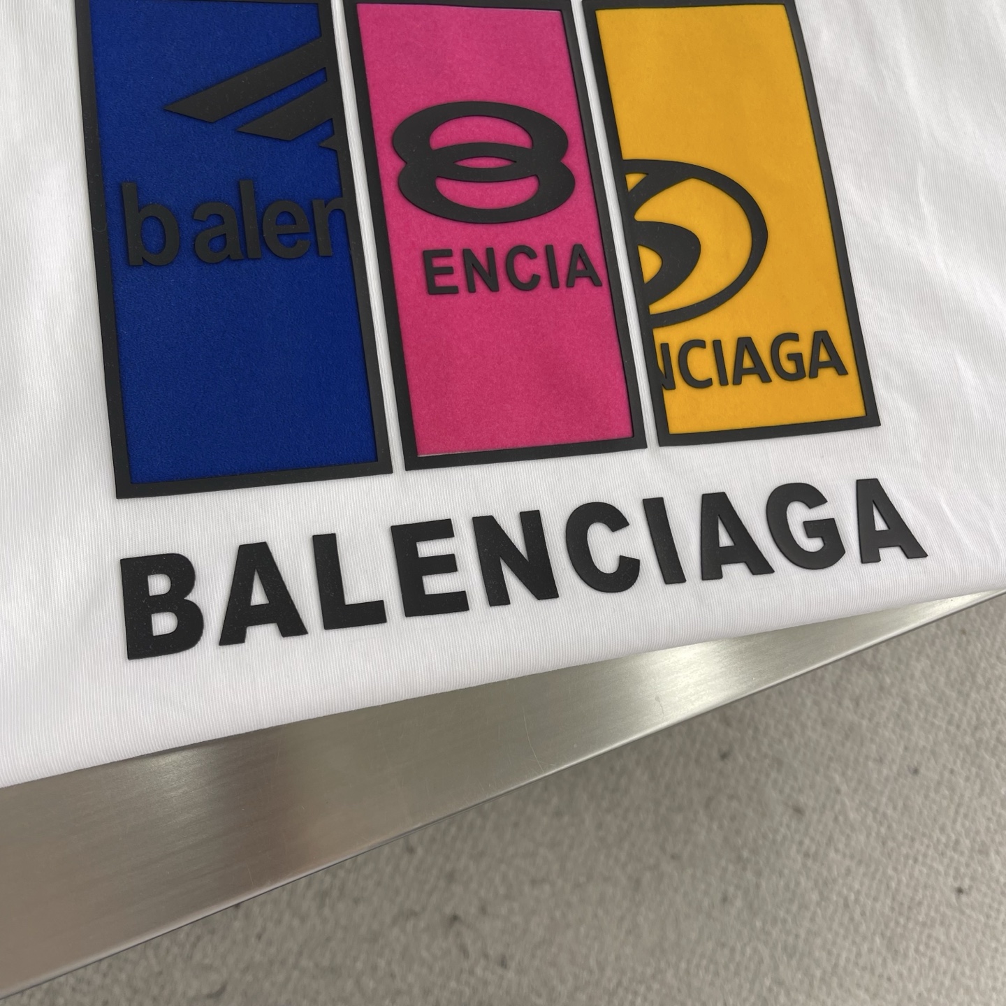 Balenciaga 2025 T-Shirt With Logo Graphic Print - Unisex Cotton Tee 4 i1745677691814 157 0 1