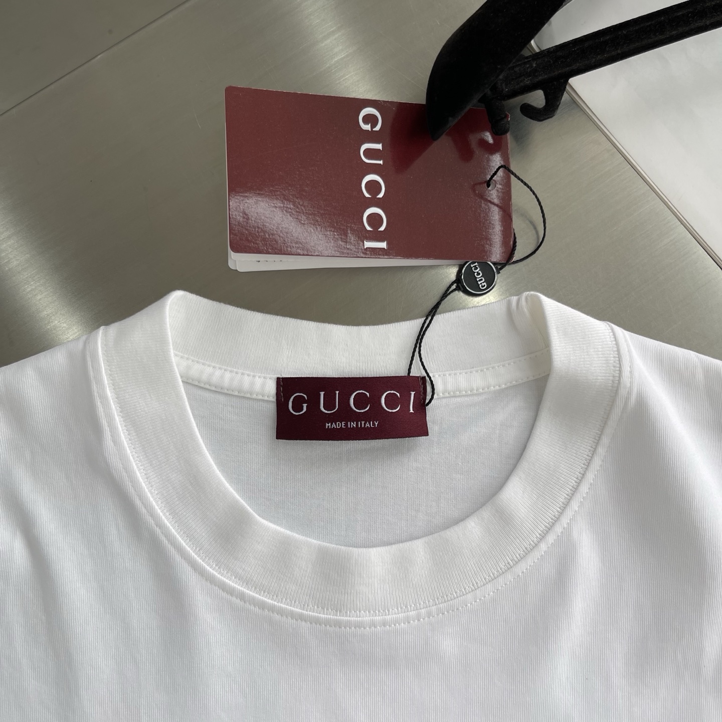 Gucci 2025 Double G Logo T-Shirt: Premium Cotton, Comfortable Fit - Unisex 3 i1745677759144 7726 0 0