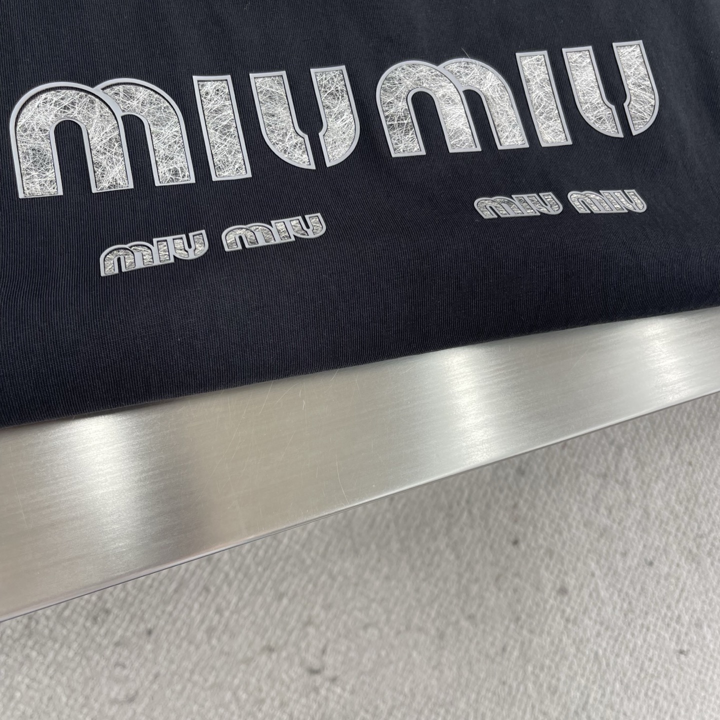 Miu Miu 2025 New Letter Round Neck T-Shirt, Comfortable and Breathable 6 i1745677795822 7142 0 4