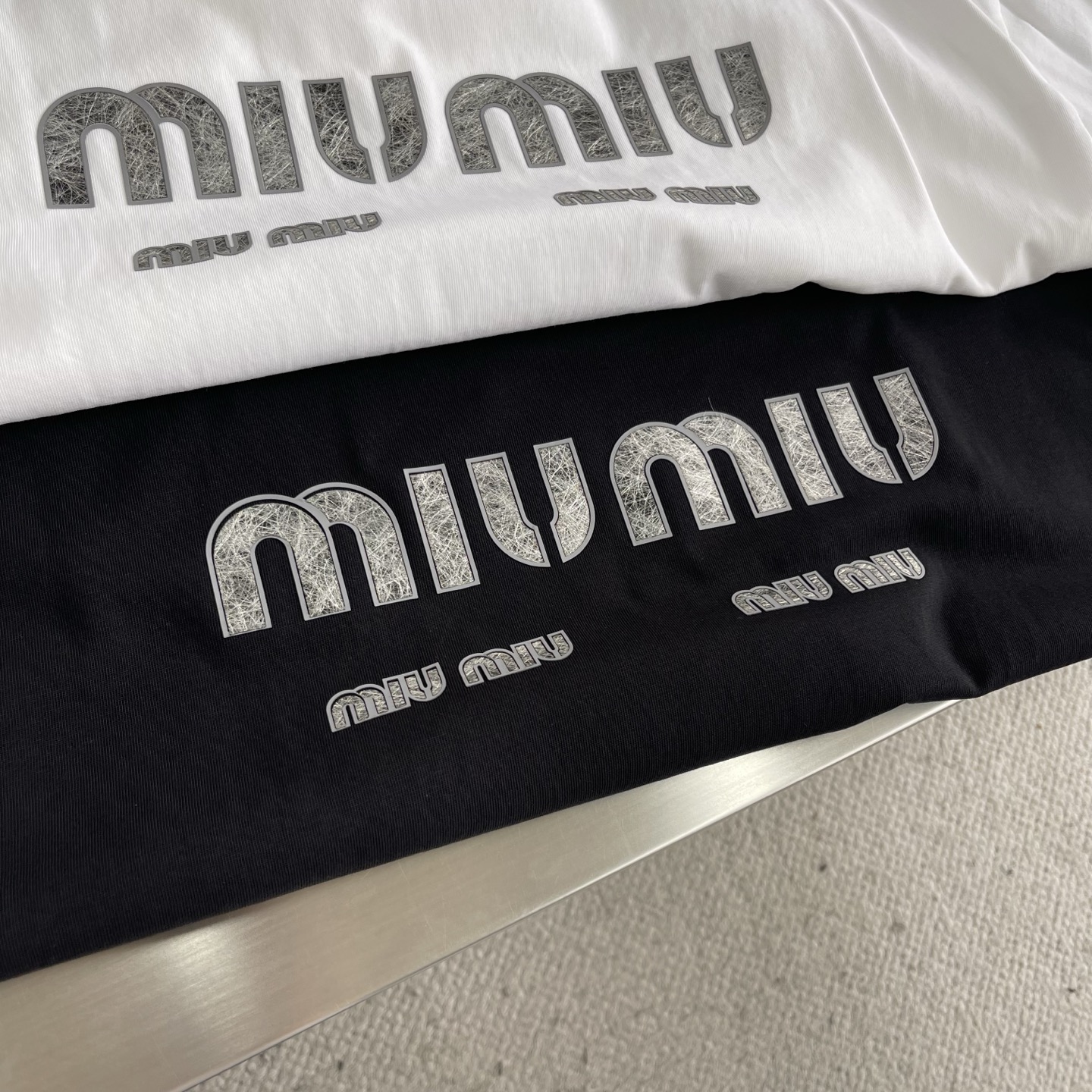 Miu Miu 2025 New Letter Round Neck T-Shirt, Comfortable and Breathable 7 i1745677795859 7980 0 1