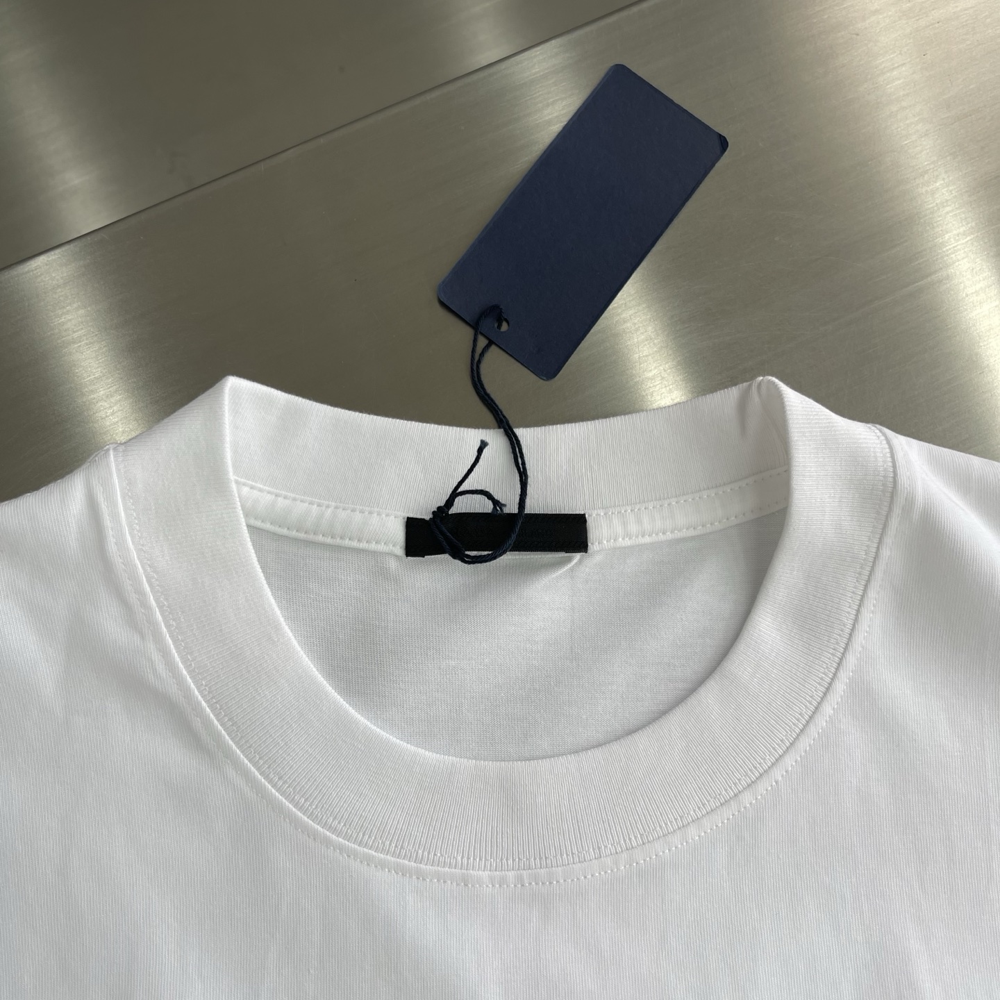 Prada Milano Logo T-Shirt Crew Neck Short Sleeve Cotton Tee Unisex 3 i1745678092600 4311 0 0