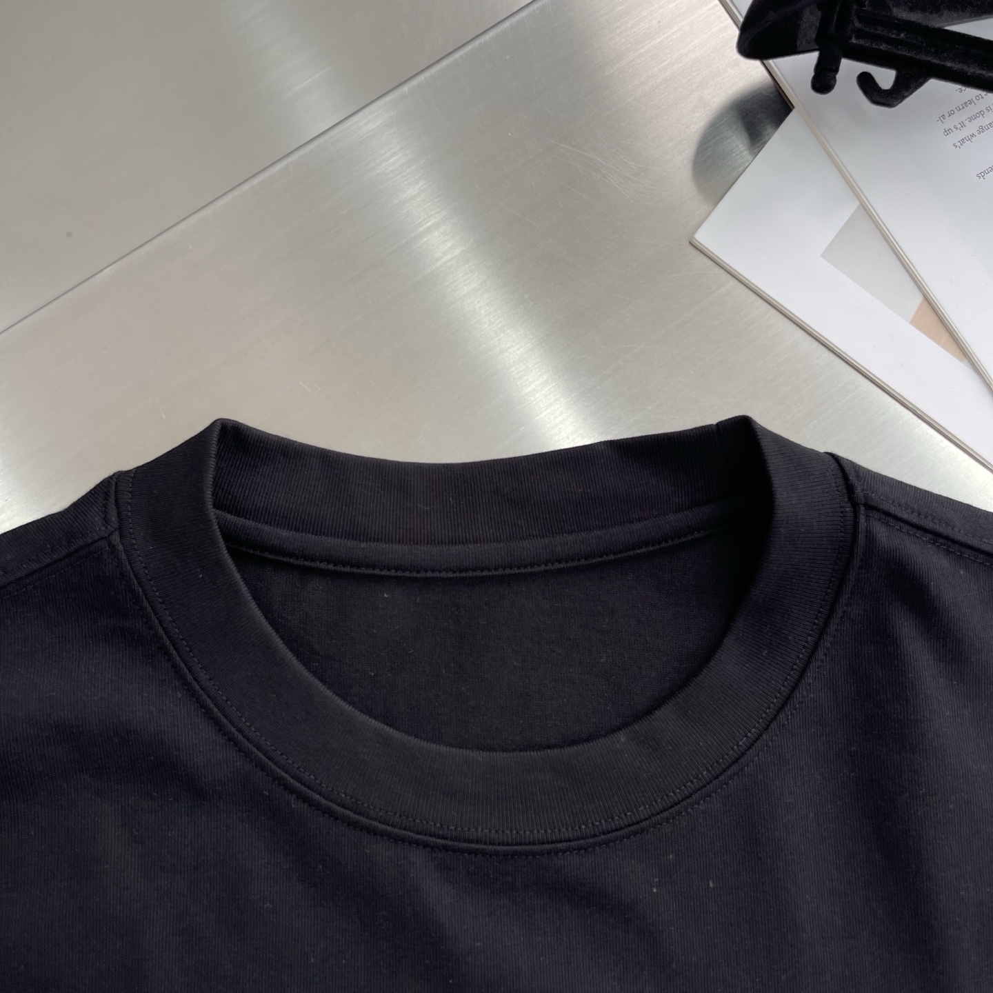 Dior 25SS Round Neck T-Shirt - Embroidered Detail, Soft Cotton, and Modern Fit 3 i1745751725033 5058 0 0