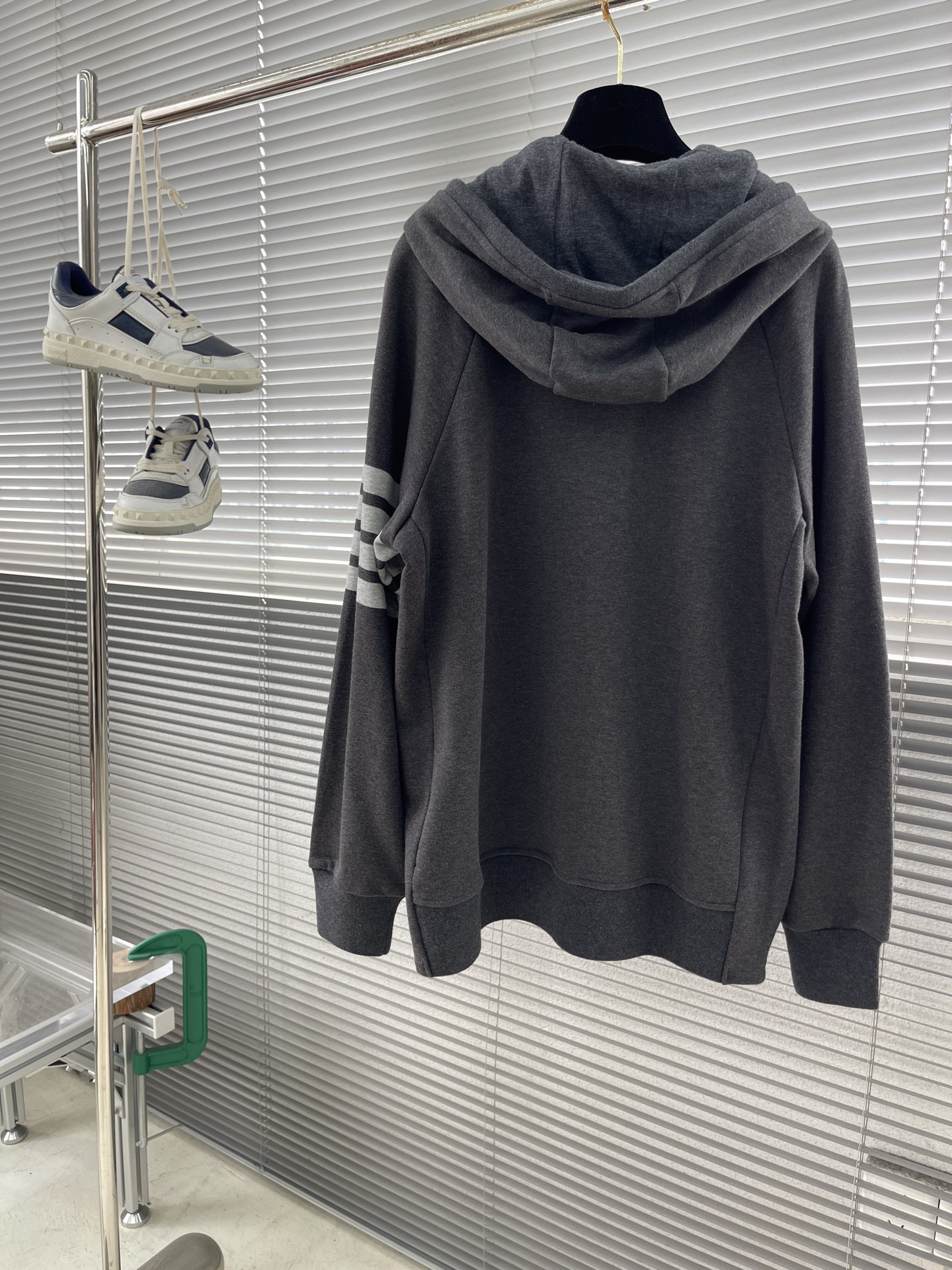 Thom Browne Men's Dark Grey Four-Bar Stripe Cotton Loopback Zip-Up Hoodie 8 i1745817667308 653 0 7
