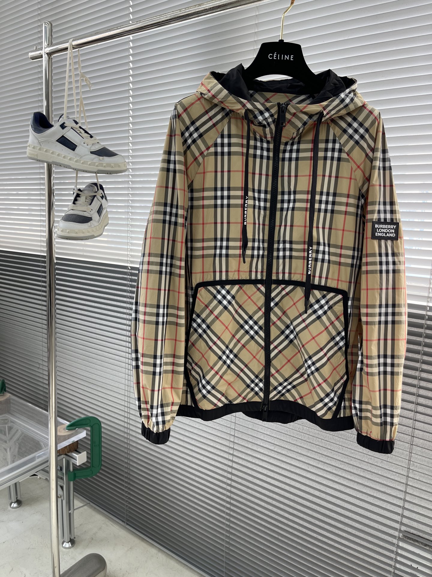 Burberry Lightweight Plaid Windbreaker Jacket | Quick-Dry & UV Protection 1 i1745830636939 1347 0 5