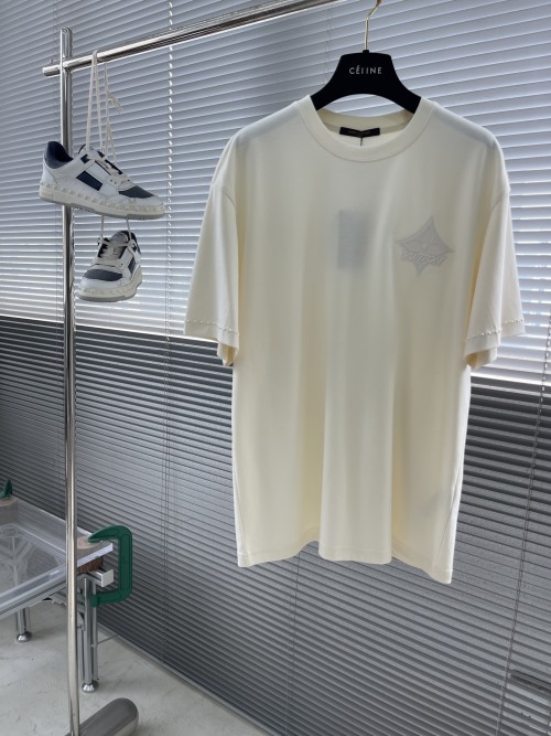 Louis Vuitton 2025 Spring/Summer Logo Tee - Comfort & Style Combined 1 Louis Vuitton 2025 Spring/Summer Logo Tee - Comfort & Style Combined