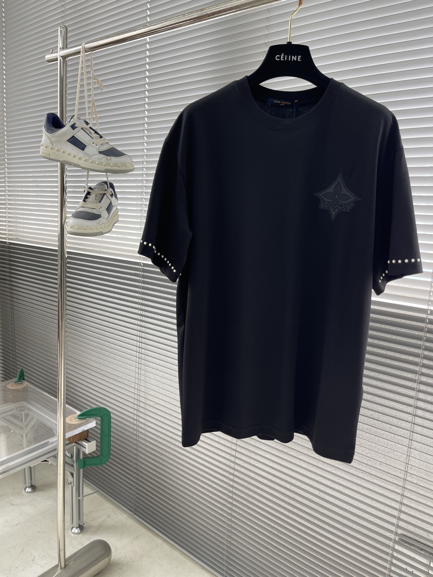 Louis Vuitton 2025 Spring/Summer Black Cotton T-Shirt with Embroidered Logo 1 i1745831125895 9942 0 5
