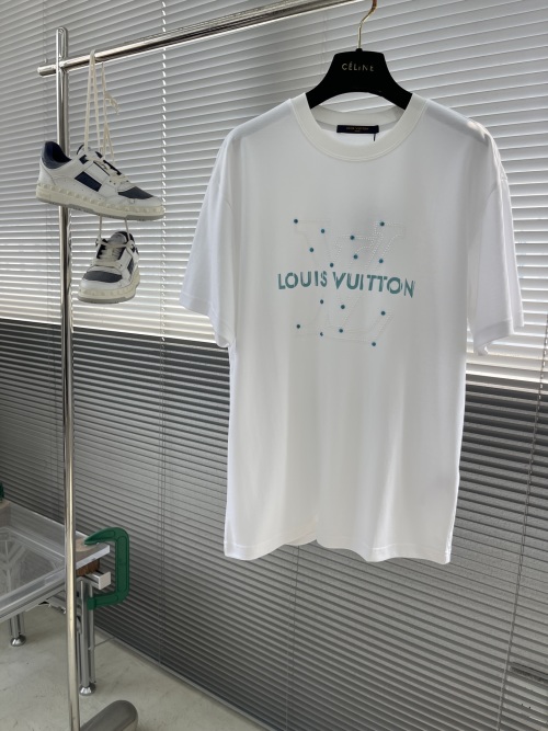 Louis Vuitton 25SS Round Neck Short Sleeve T-Shirt With Pearl Logo 1 Louis Vuitton 25SS Round Neck Short Sleeve T-Shirt With Pearl Logo